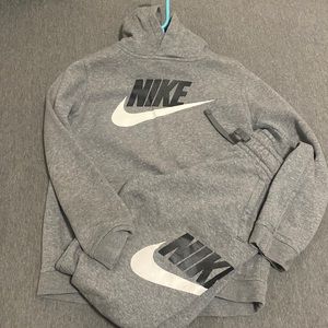Nike boys sweat outfit